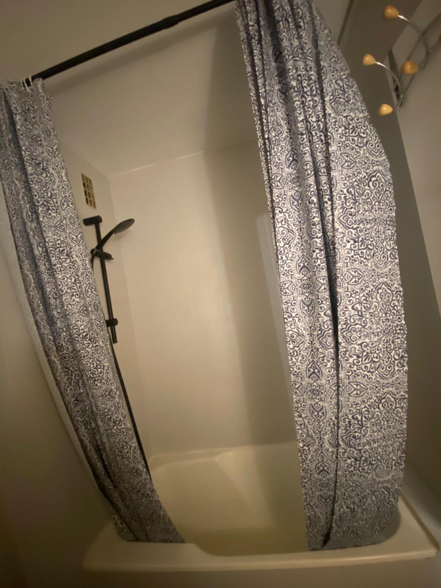 Bel Appartement Spacieux ,Convivial De 3 Chambres Avec Parking Prive Secure Καν Εξωτερικό φωτογραφία